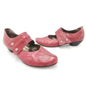 Fidji Red Leather Mary Jane Pumps EU 39
